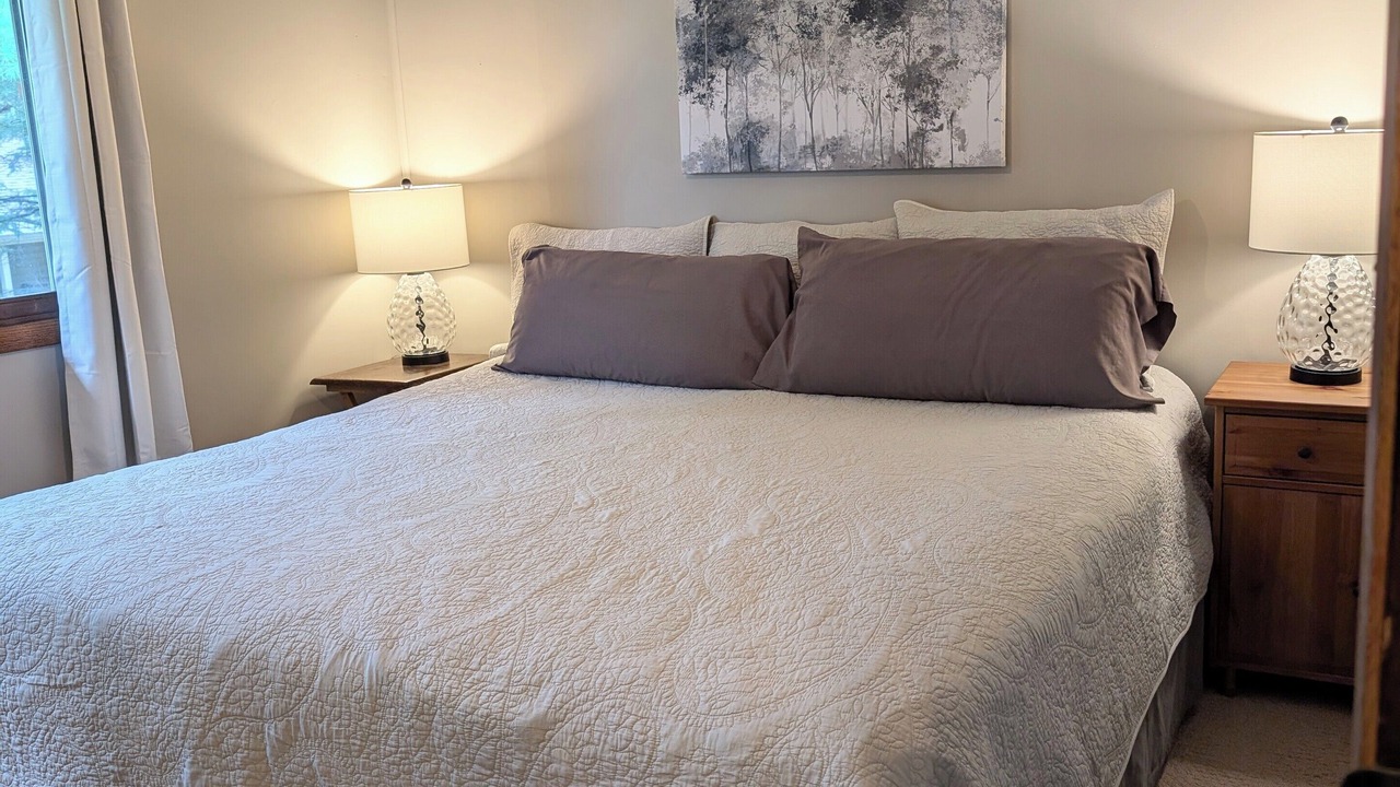 Photo of Bedroom in Shell Lake