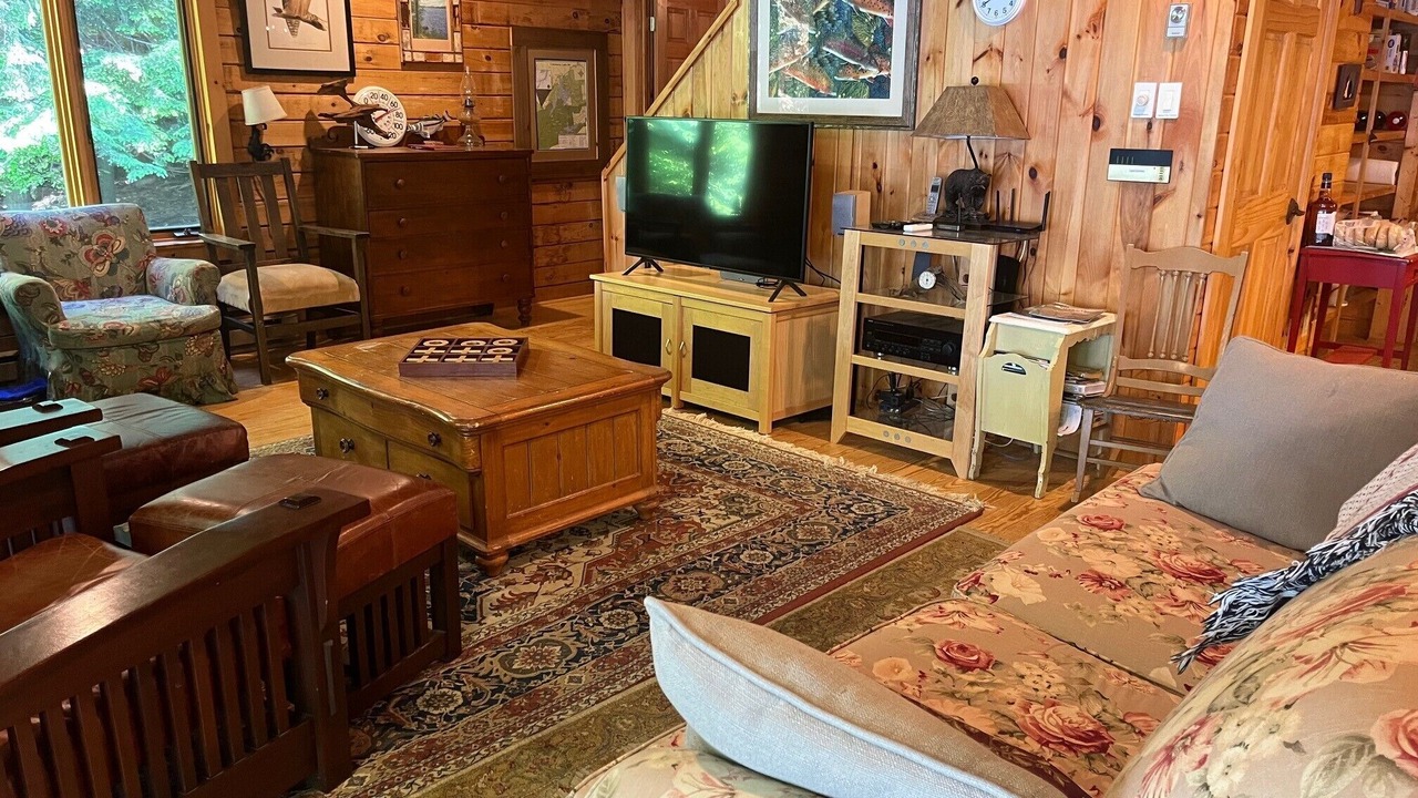 Photo of Livingroom in Town of Clifton
