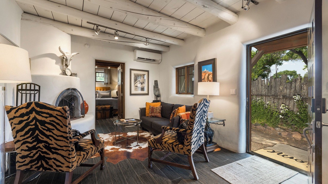 Photo of Livingroom in Northeast Santa Fe