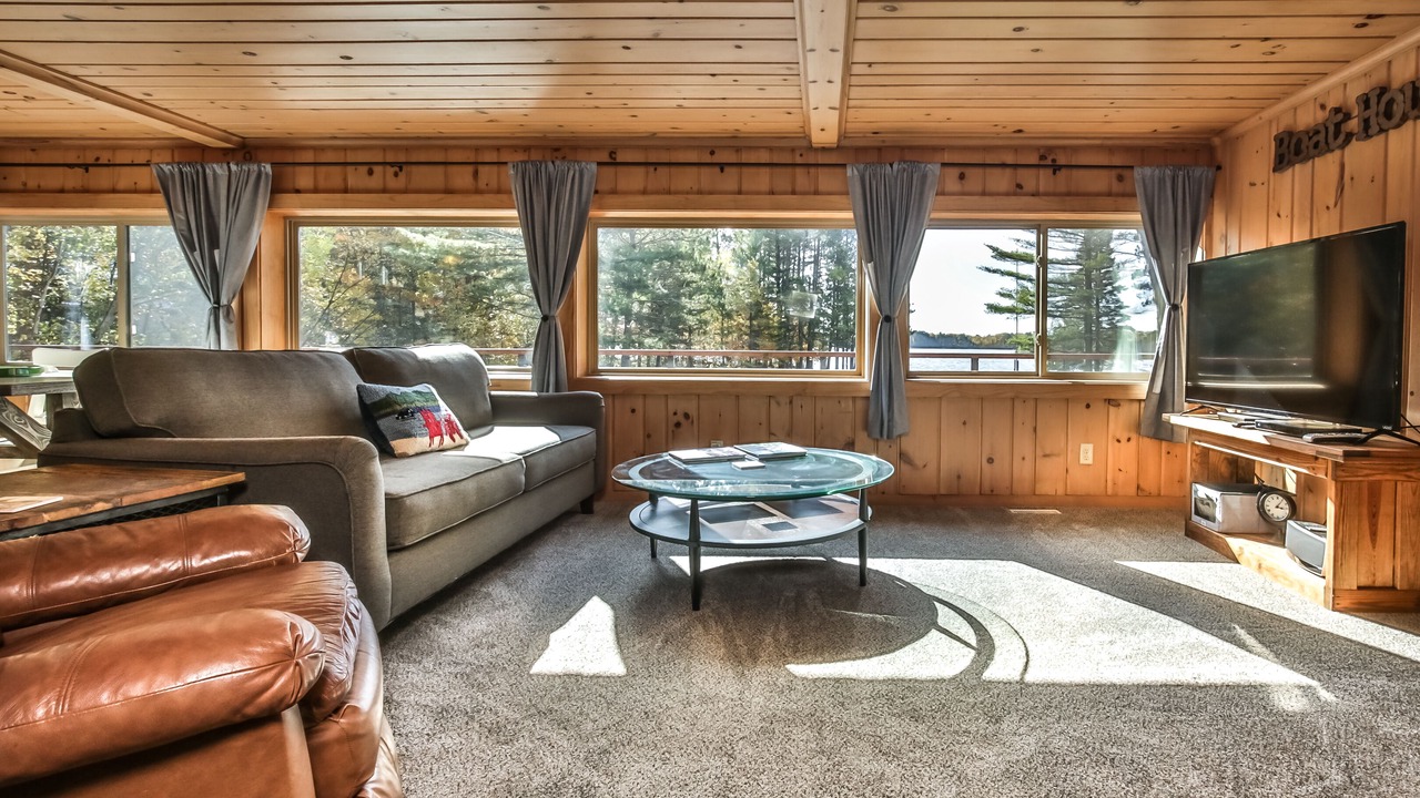 Photo of Livingroom in Manitowish Waters