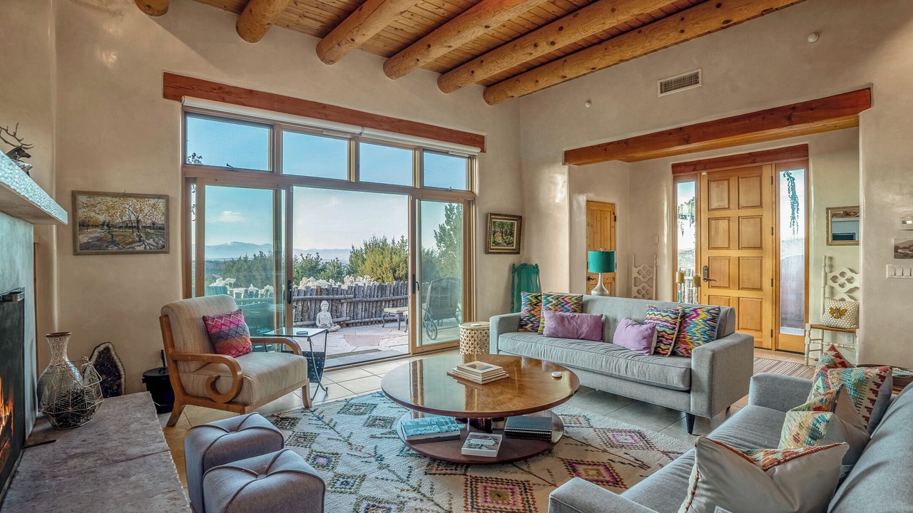Photo of Livingroom in Tesuque