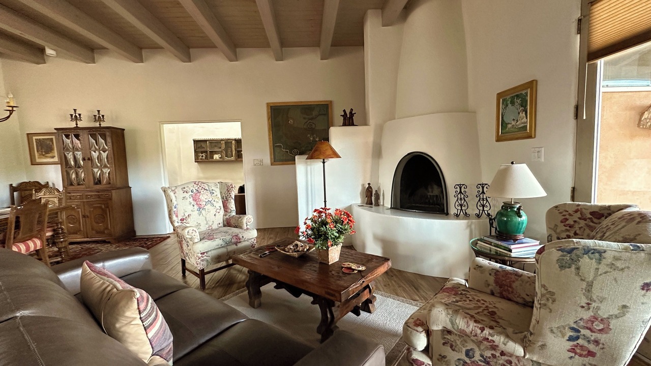 Photo of Livingroom in Northeast Santa Fe