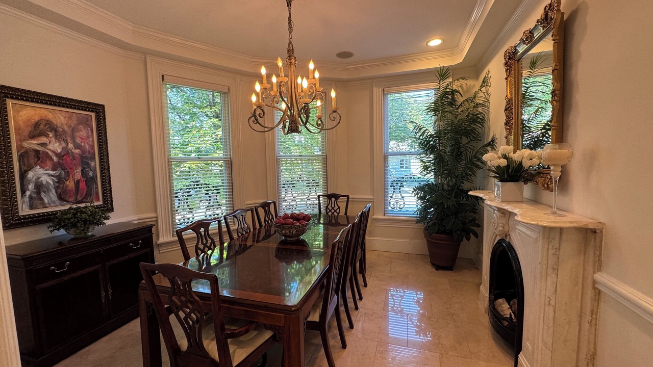 Photo of Livingroom in Saratoga Springs