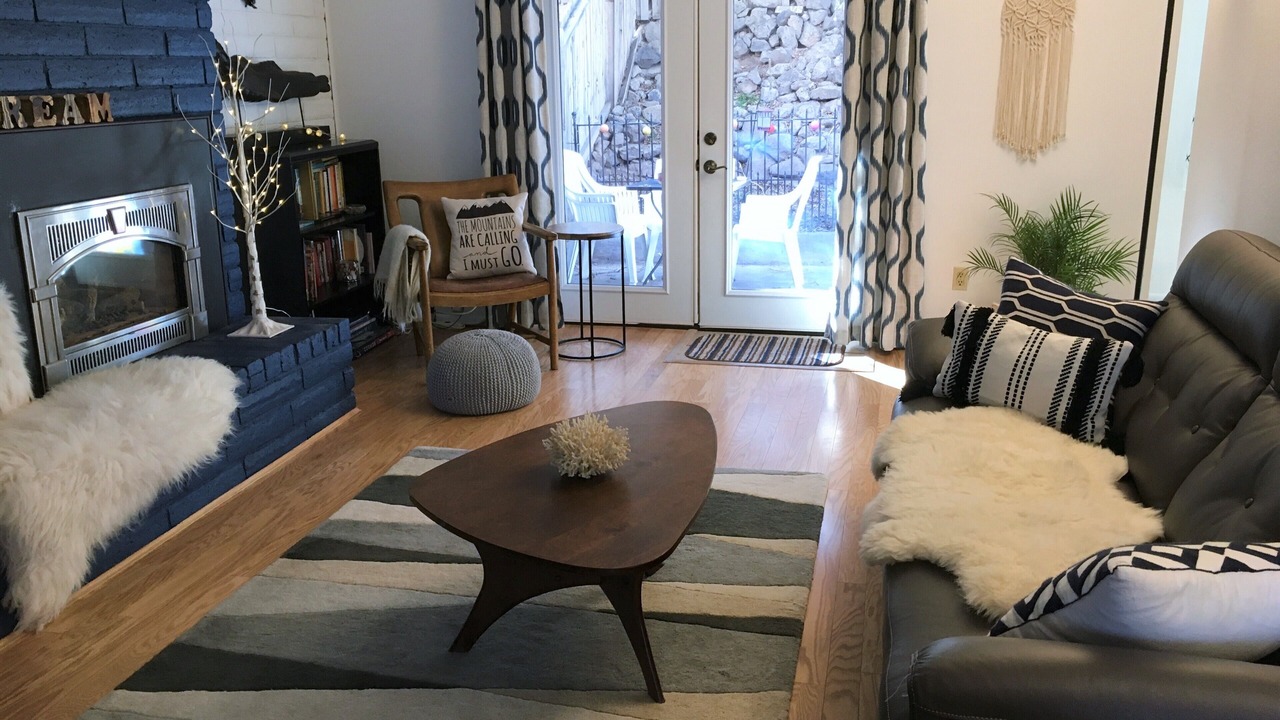 Photo of Livingroom in Los Alamos