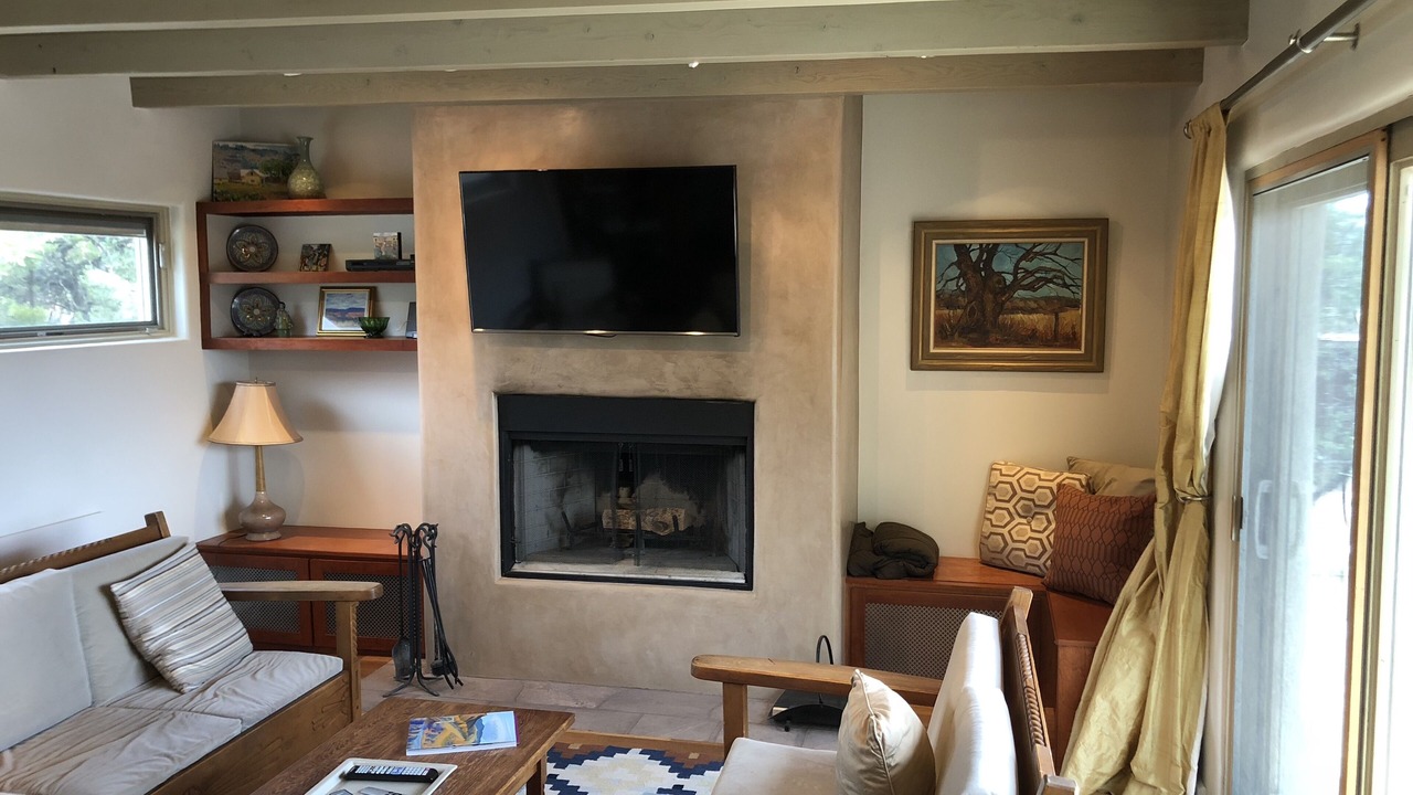 Photo of Livingroom in Northeast Santa Fe