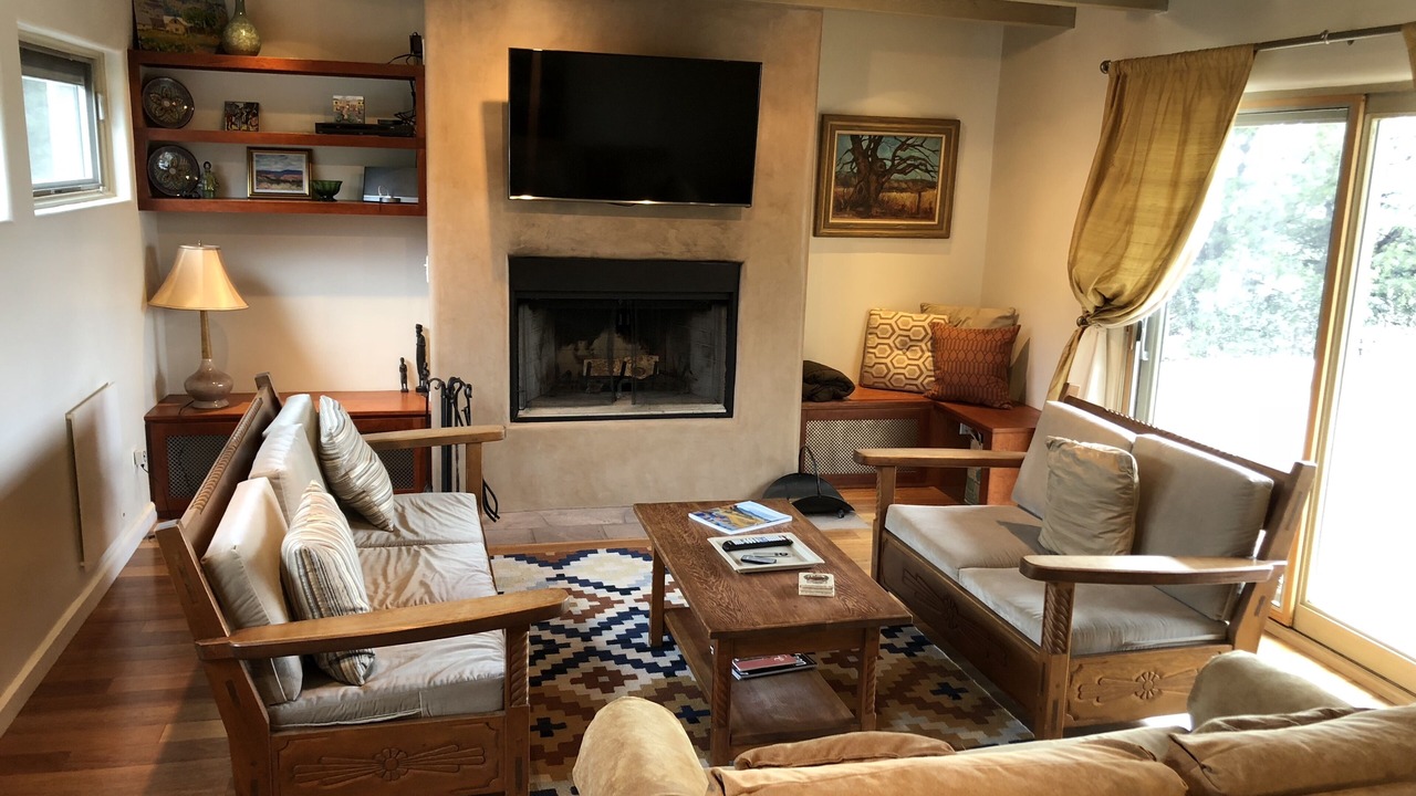 Photo of Livingroom in Northeast Santa Fe