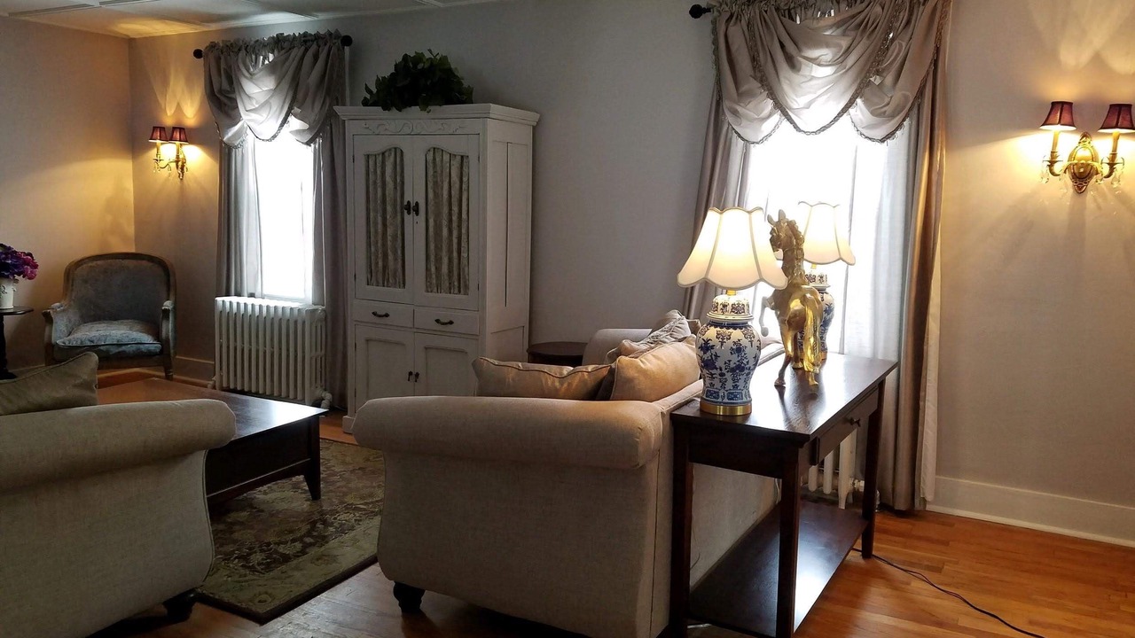 Photo of Livingroom in Lenox