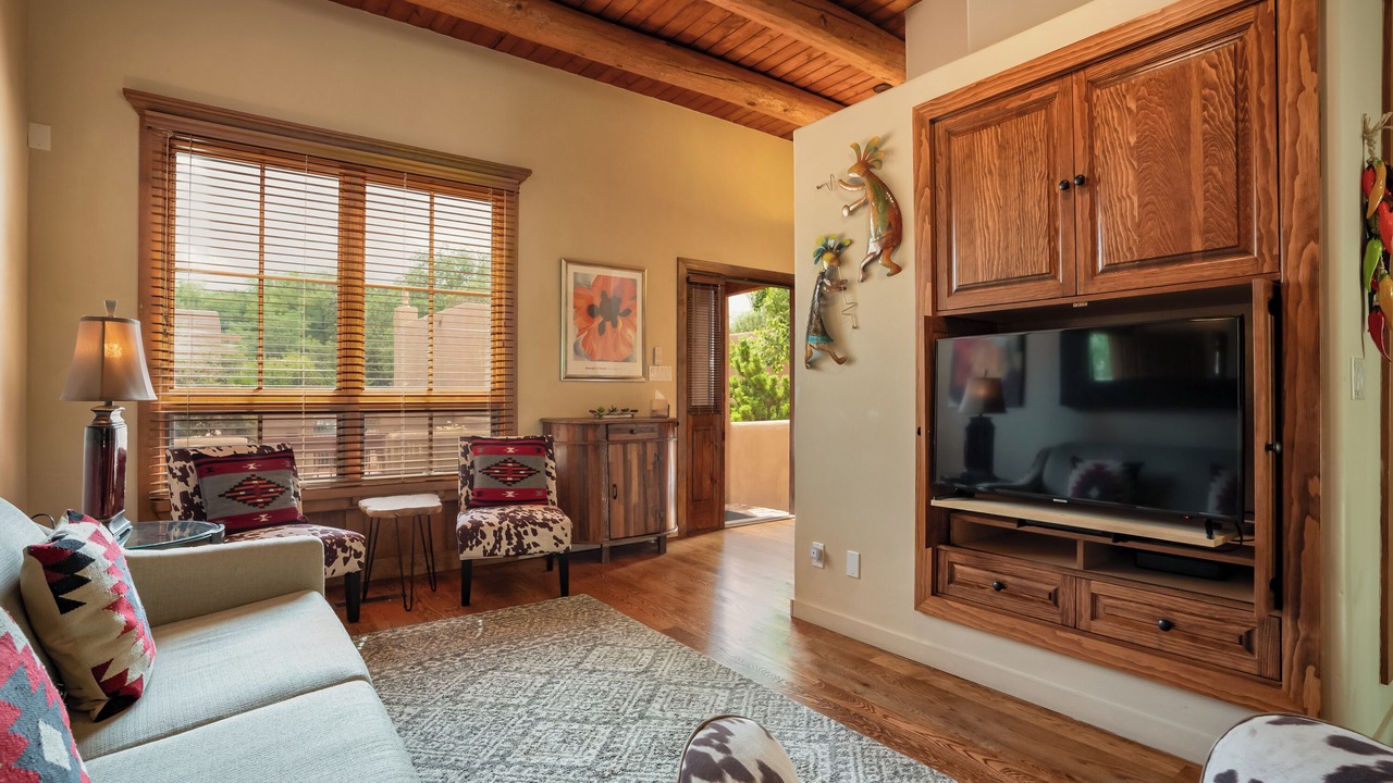 Photo of Livingroom in Northeast Santa Fe