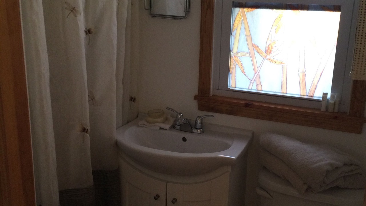 Photo of Bathroom in Redwood