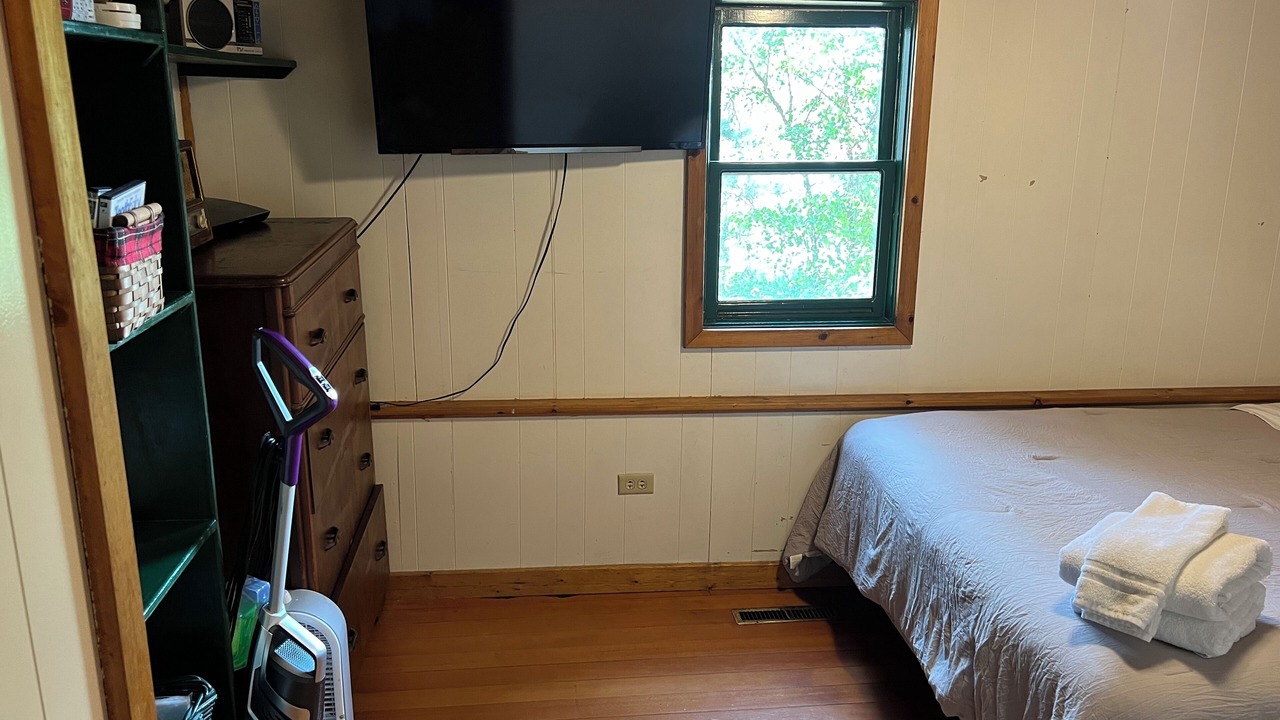 Photo of Bedroom in Minong