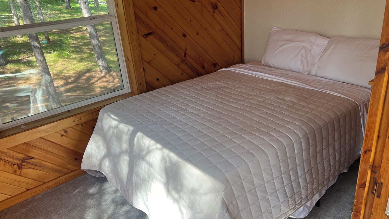 Photo of Bedroom in Minong