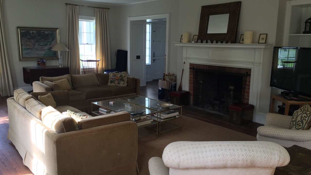 Photo of Livingroom in Elizabethtown