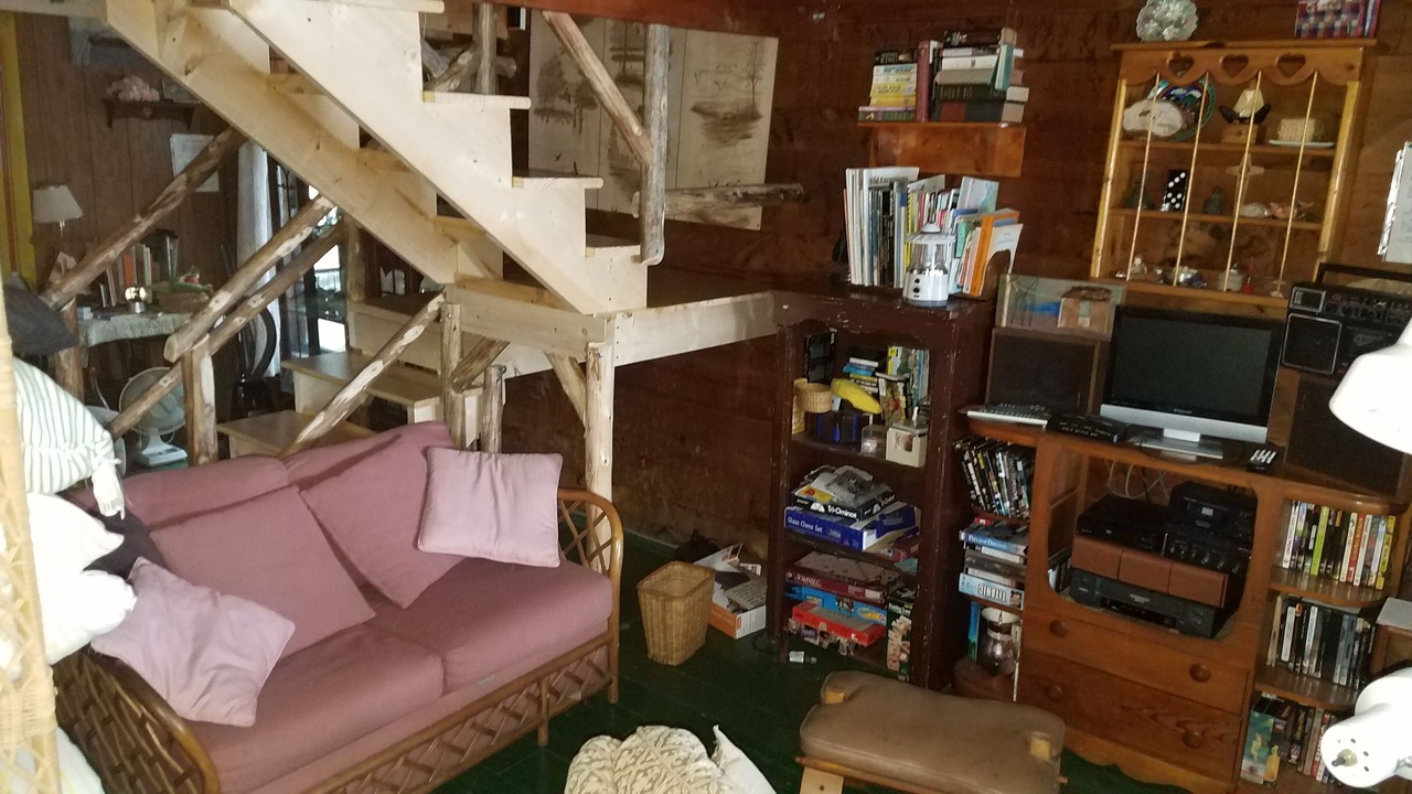 Photo of Livingroom in Town of Clifton