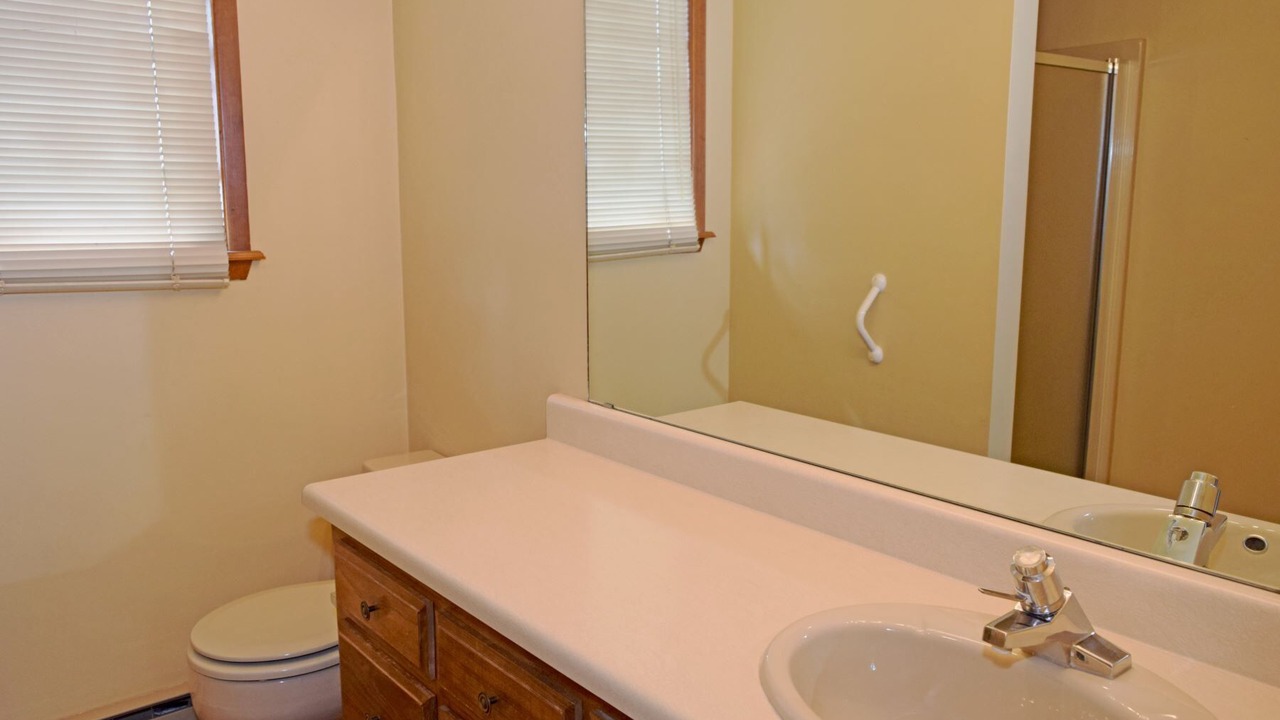 Photo of Bathroom in Red River