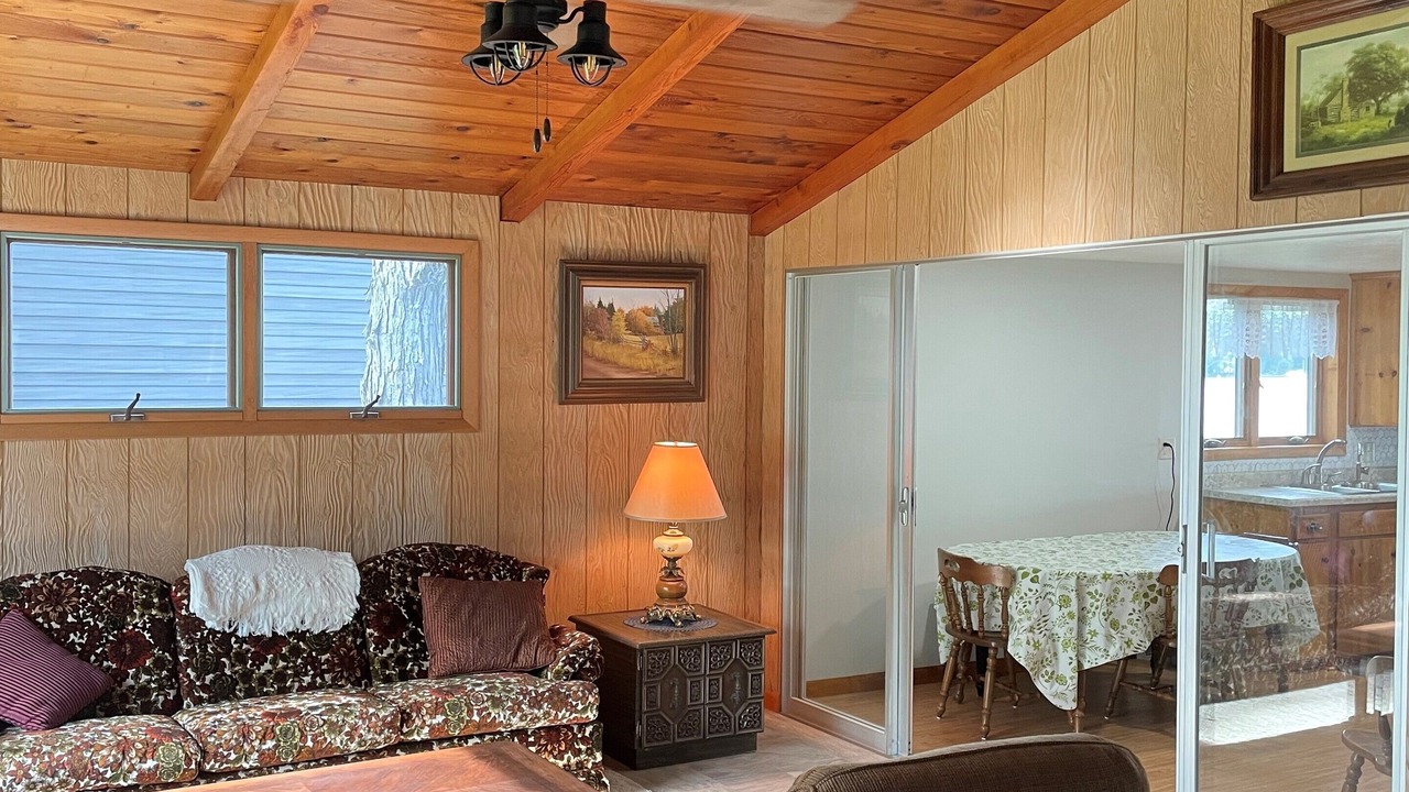 Photo of Livingroom in Clintonville
