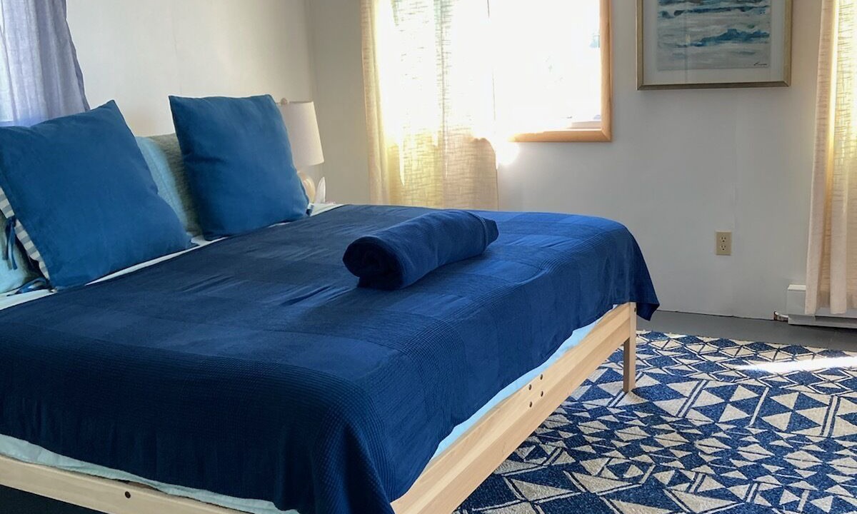 Photo of Bedroom in Redwood
