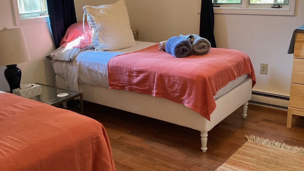 Photo of Bedroom in Redwood