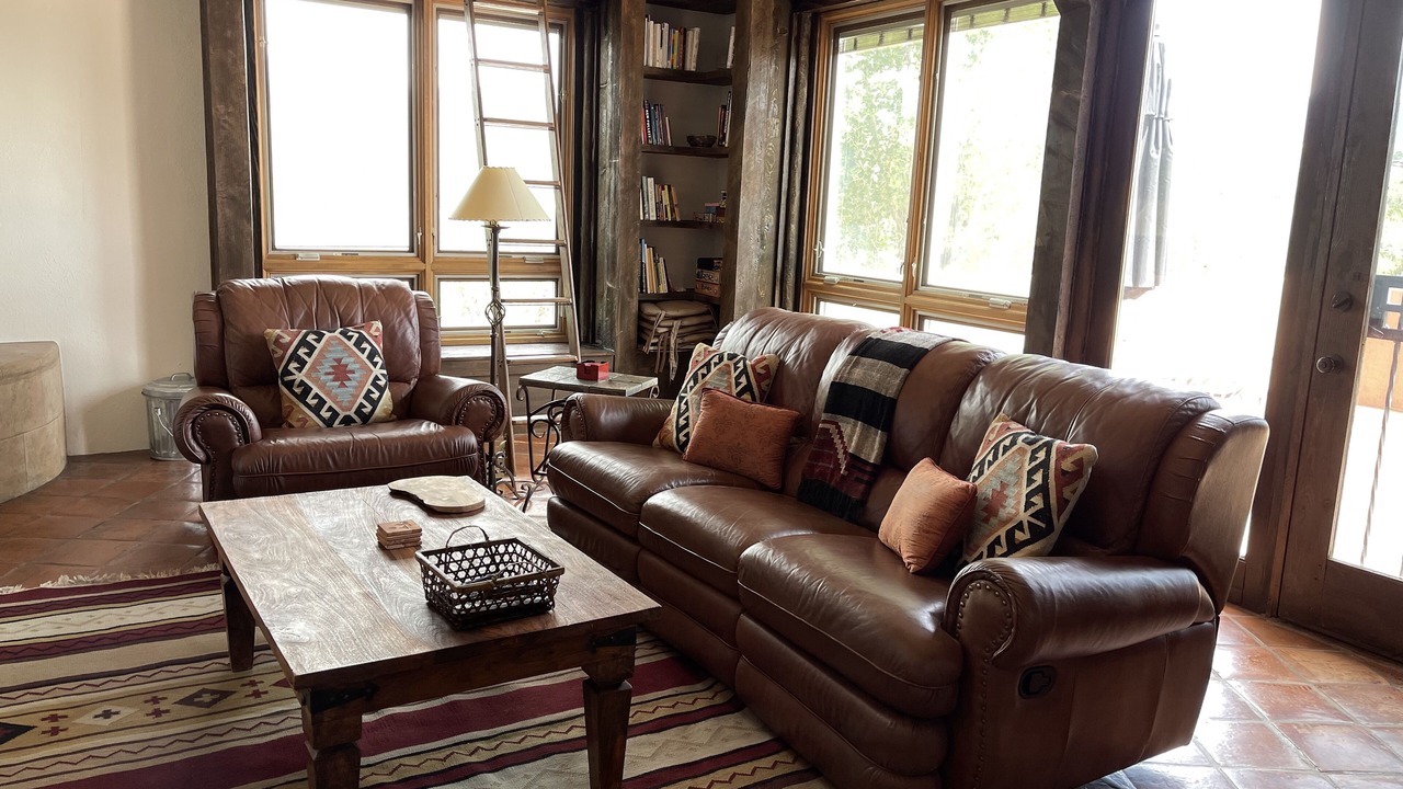 Photo of Livingroom in Northeast Santa Fe