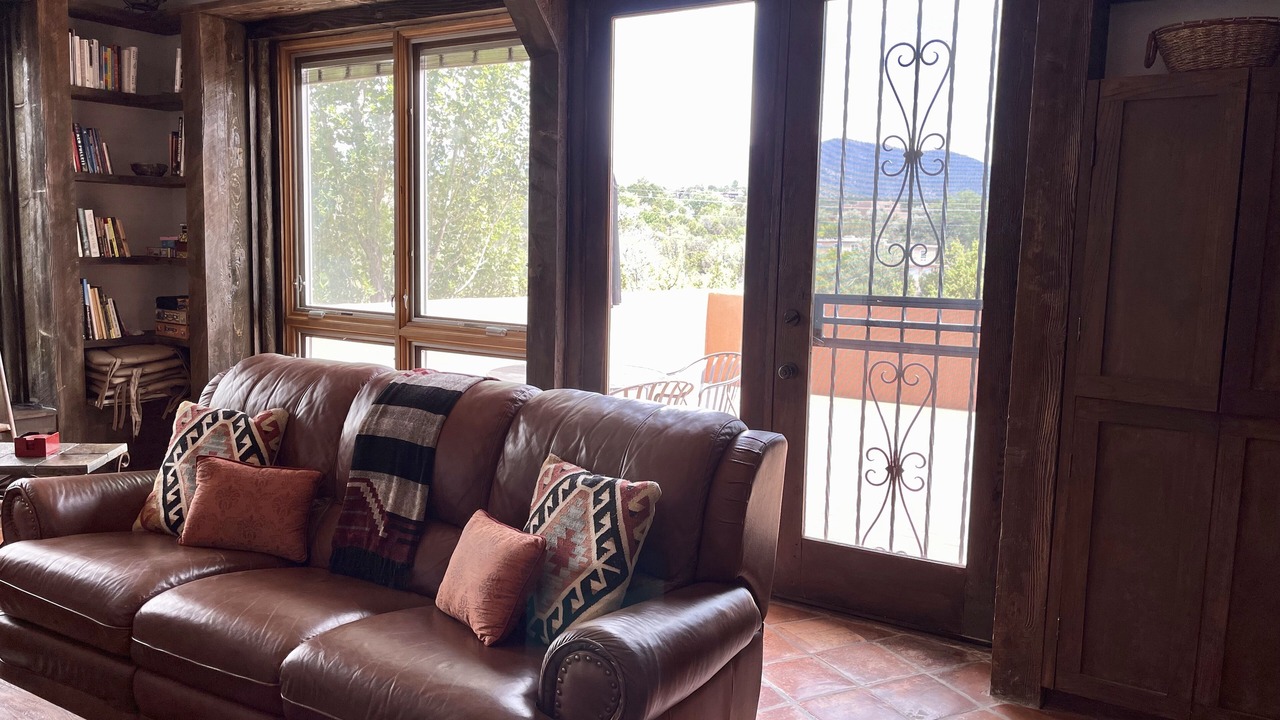 Photo of Livingroom in Northeast Santa Fe