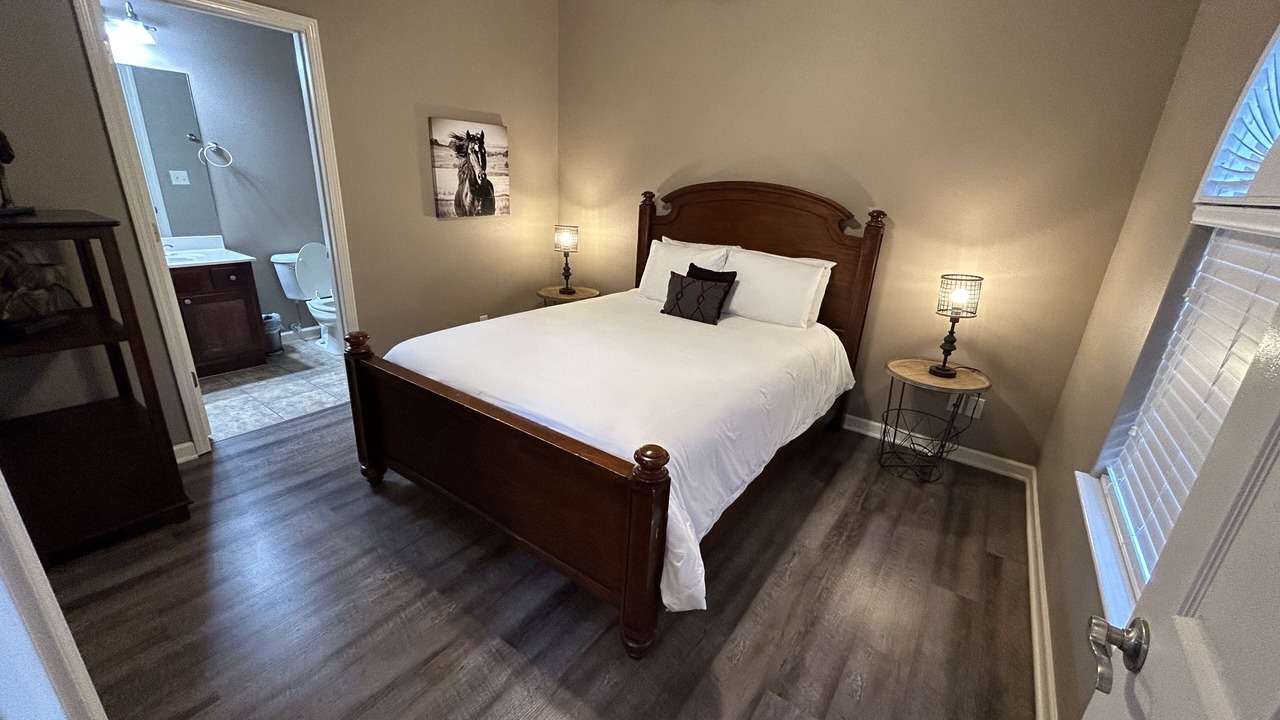 Photo of Bedroom in Mid America