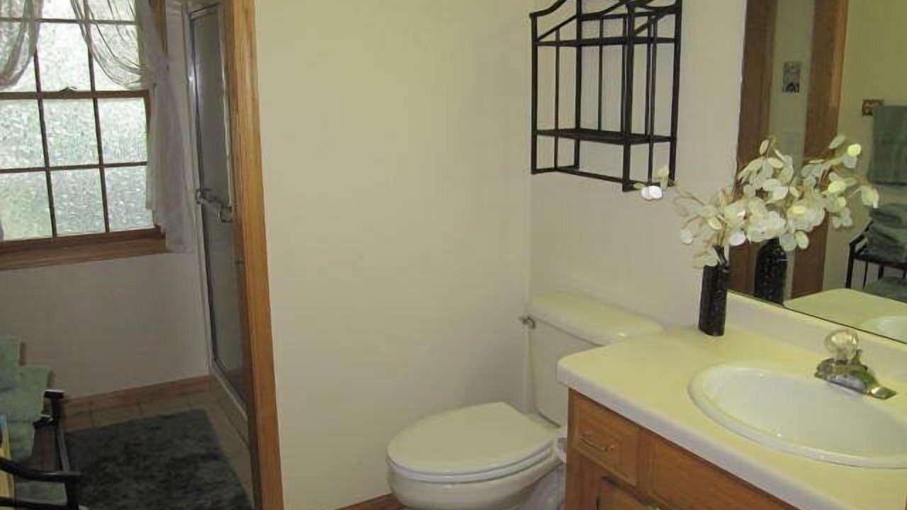 Photo of Bathroom in Eames Farm