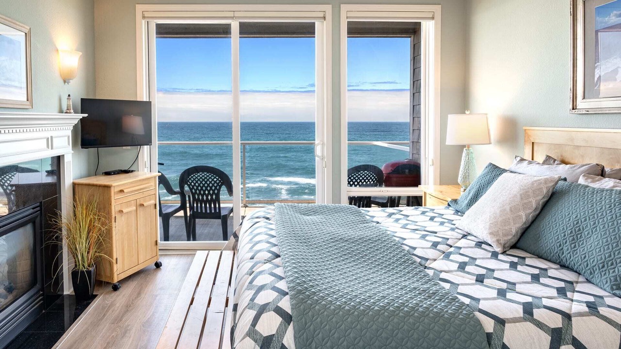 Photo of Bedroom in Depoe Bay