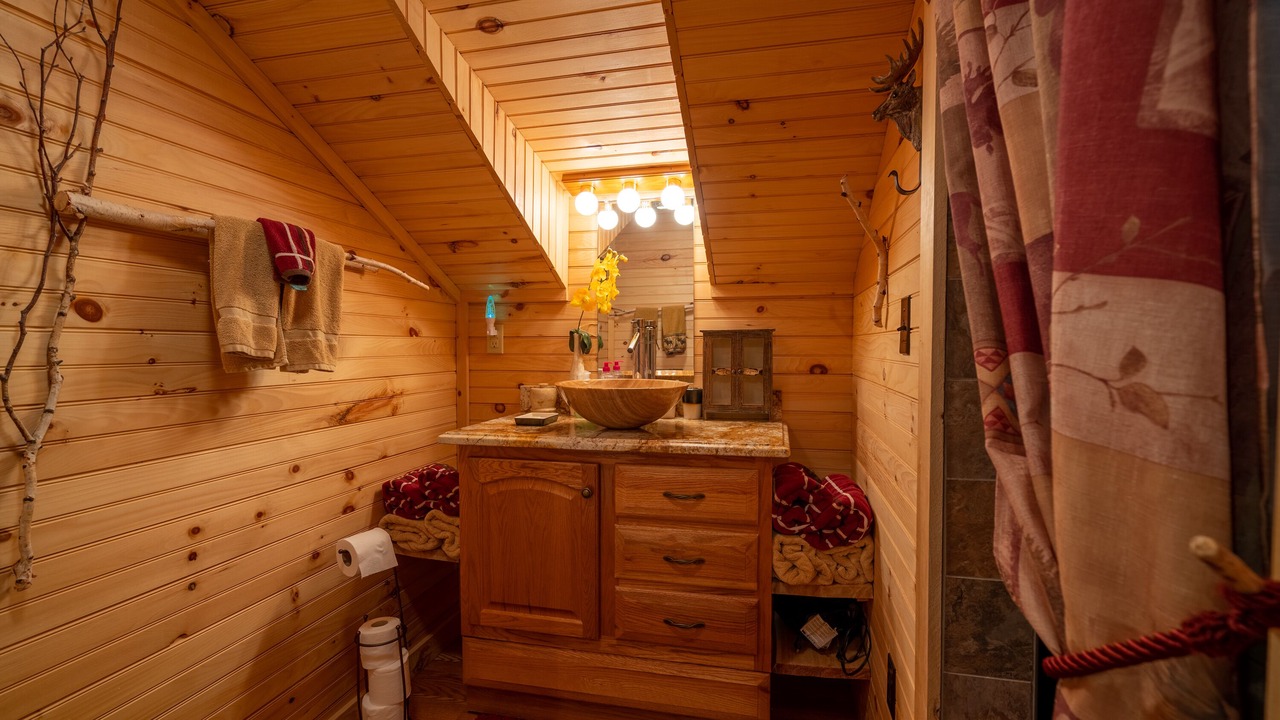 Photo of Bathroom in Jay