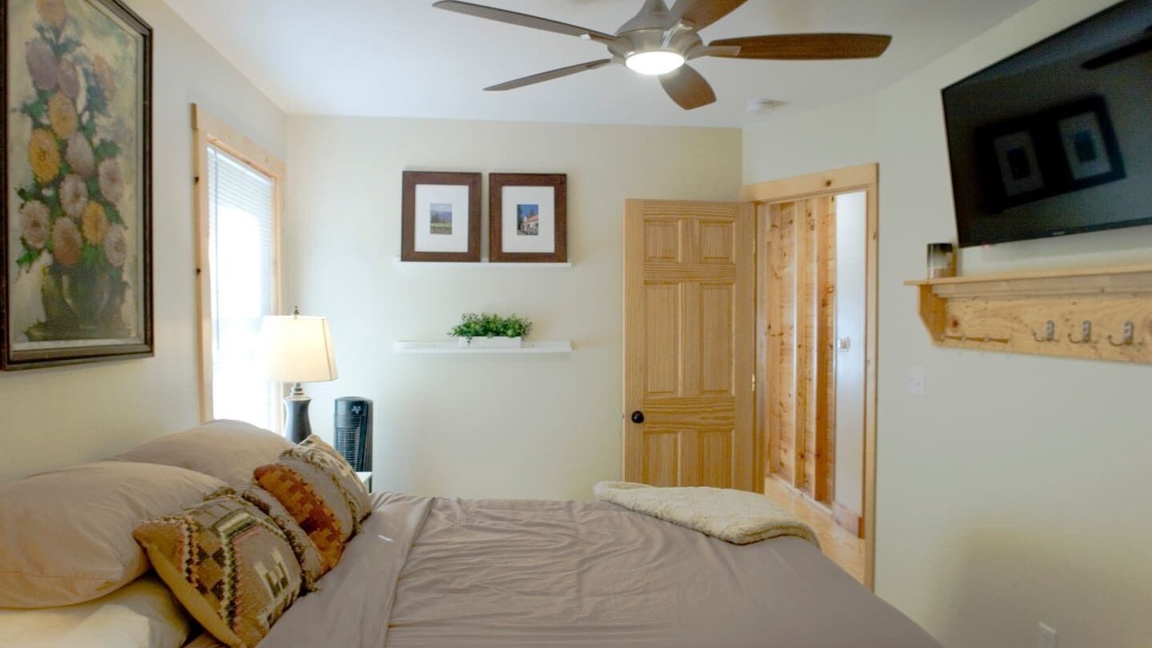 Photo of Bedroom in Spring Lake