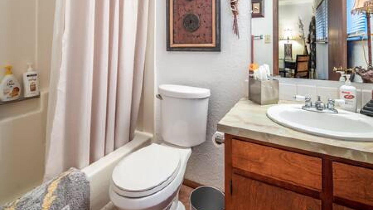 Photo of Bathroom in Sandia Knolls