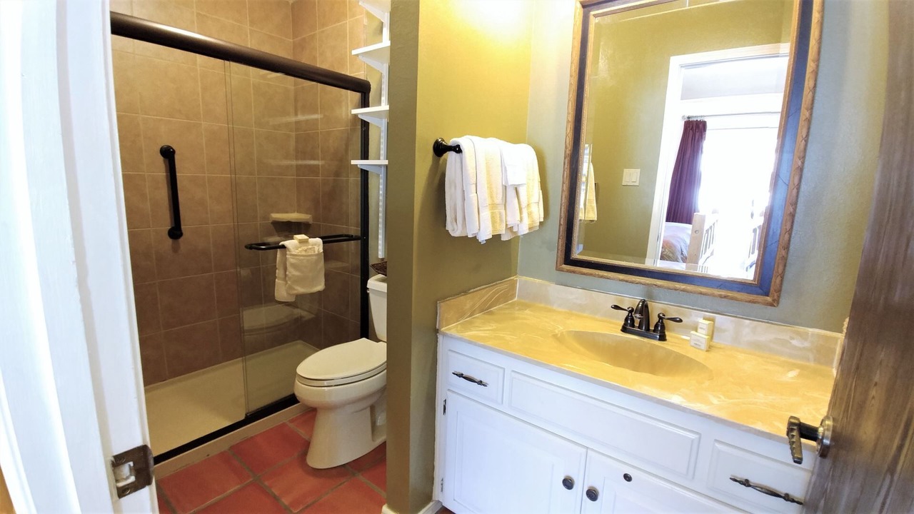 Photo of Bathroom in Red River