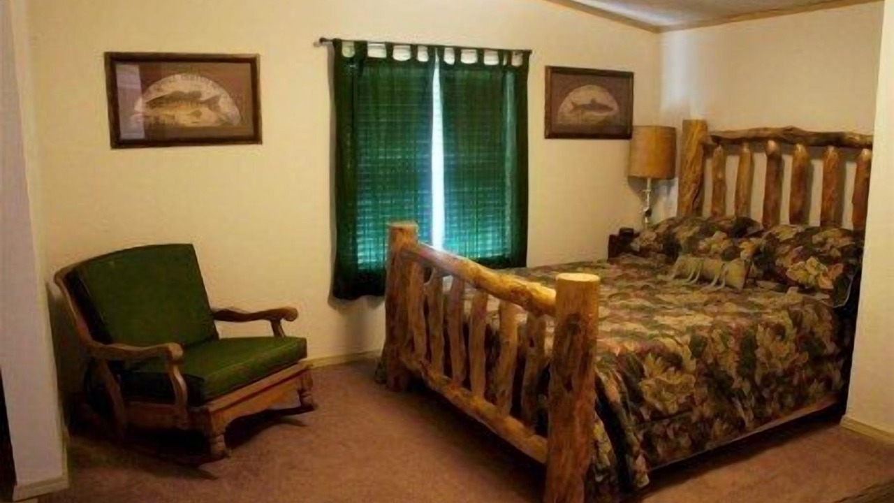 Photo of Bedroom in Eagle Nest