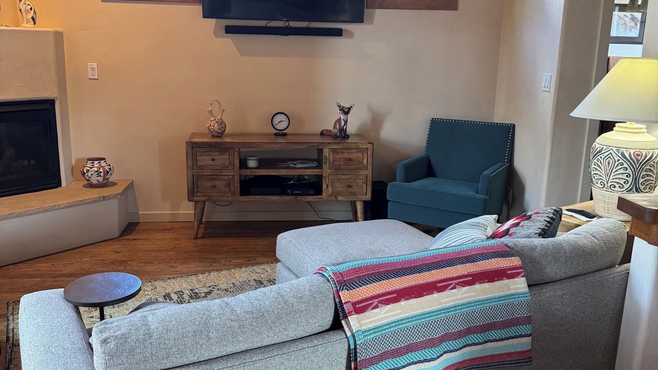 Photo of Livingroom in Northeast Santa Fe