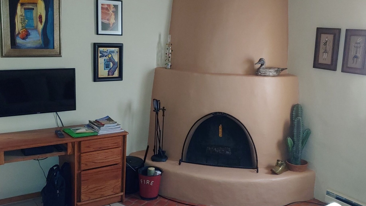 Photo of Livingroom in Northeast Santa Fe