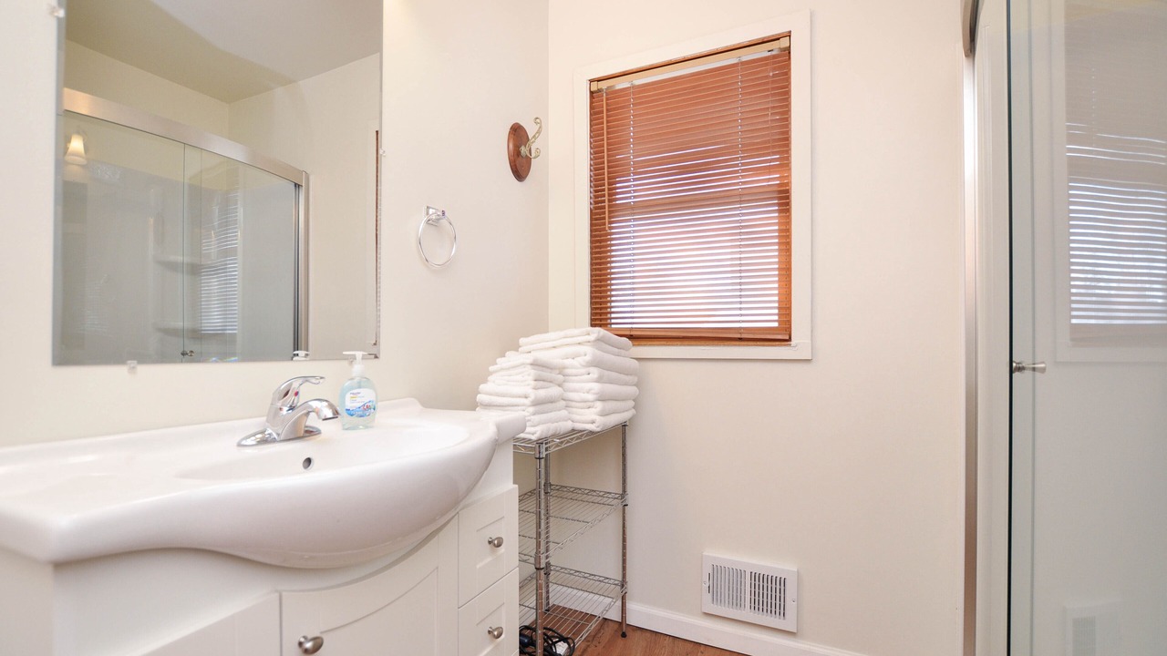 Photo of Bathroom in Kutzky Park