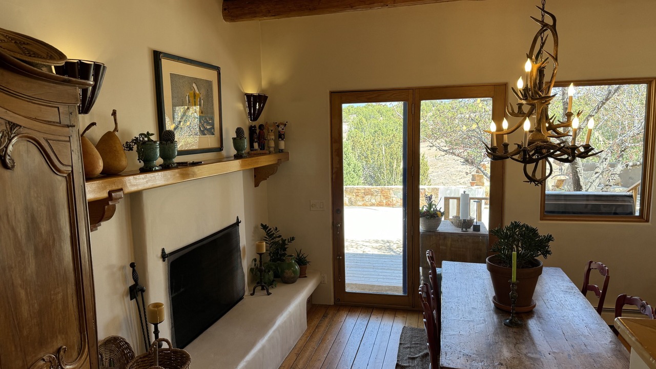 Photo of Livingroom in West Alameda