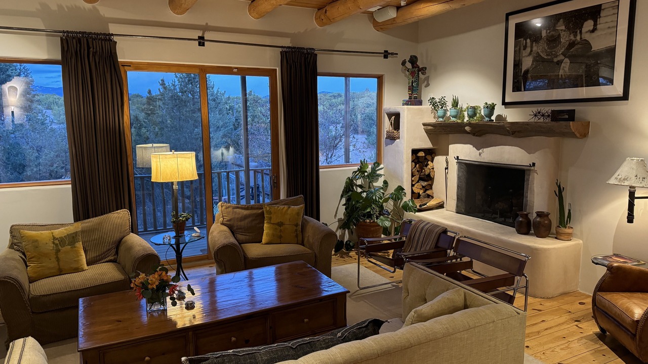 Photo of Livingroom in West Alameda