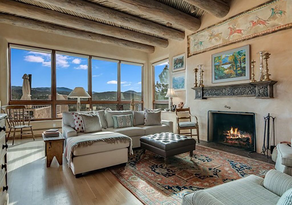 Photo of Livingroom in Northeast Santa Fe
