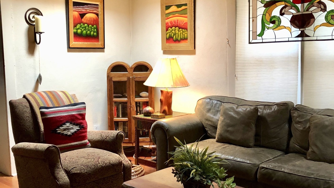 Photo of Livingroom in Historic Eastside