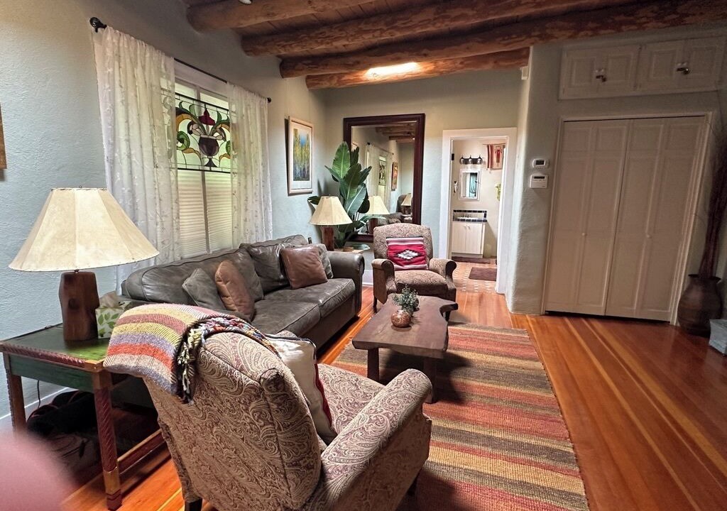 Photo of Livingroom in Historic Eastside
