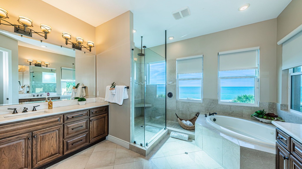 Photo of Bathroom in Treasure Island