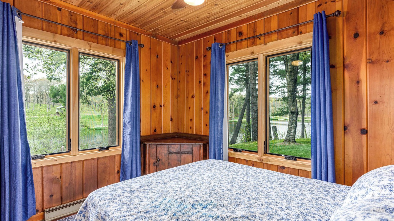 Photo of Bedroom in St Croix Falls