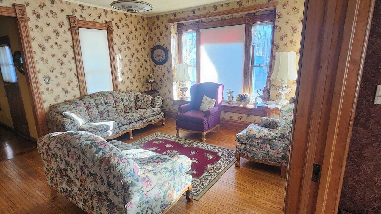 Photo of Livingroom in Charles City