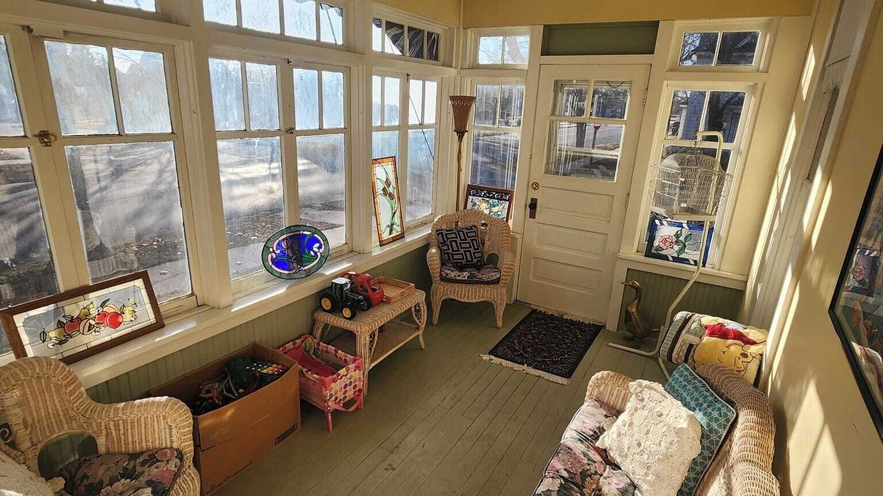 Photo of Livingroom in Charles City