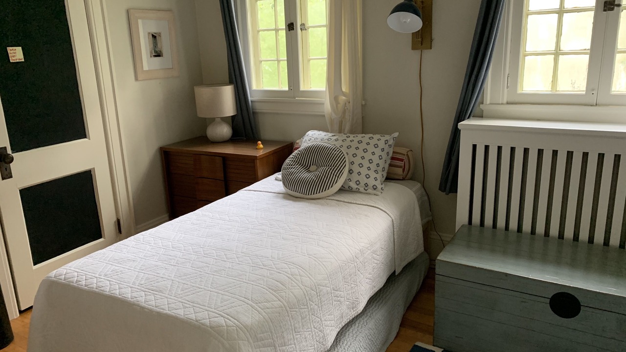 Photo of Bedroom in Lynnhurst