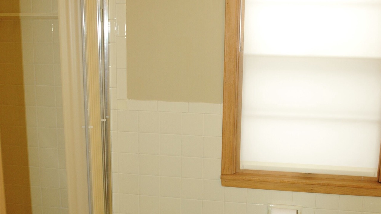 Photo of Bathroom in Macalester - Groveland
