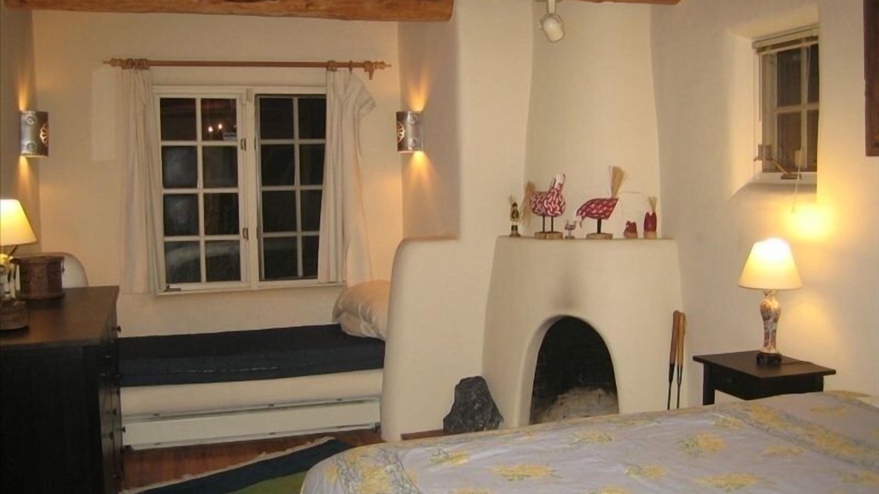 Photo of Livingroom in Historic Eastside