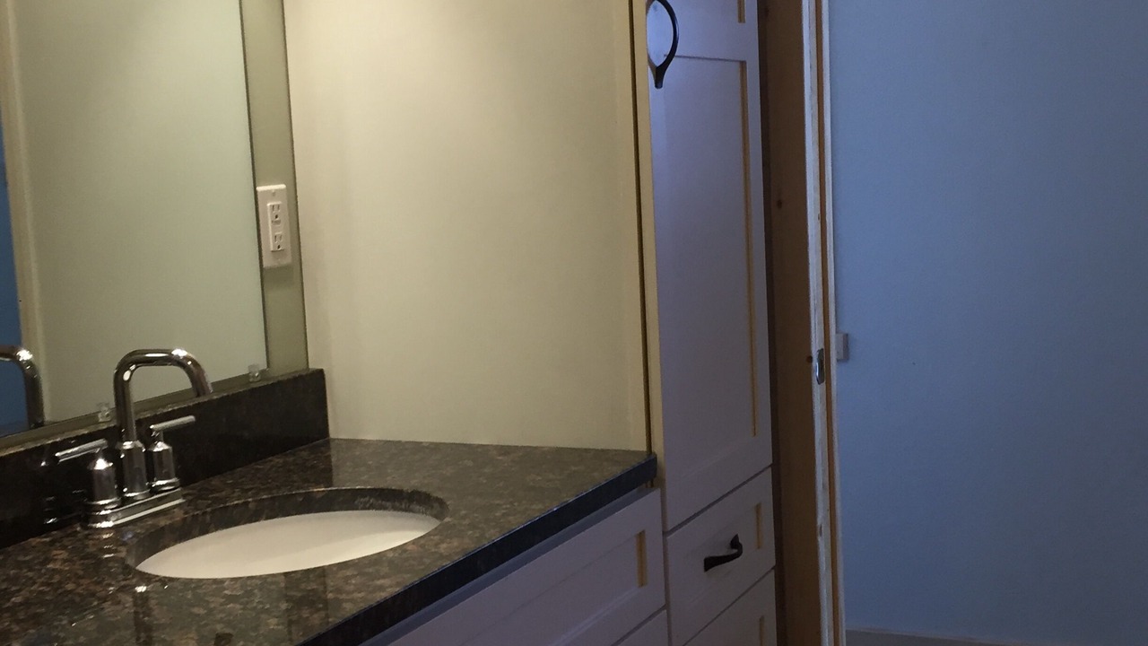 Photo of Bathroom in Siren