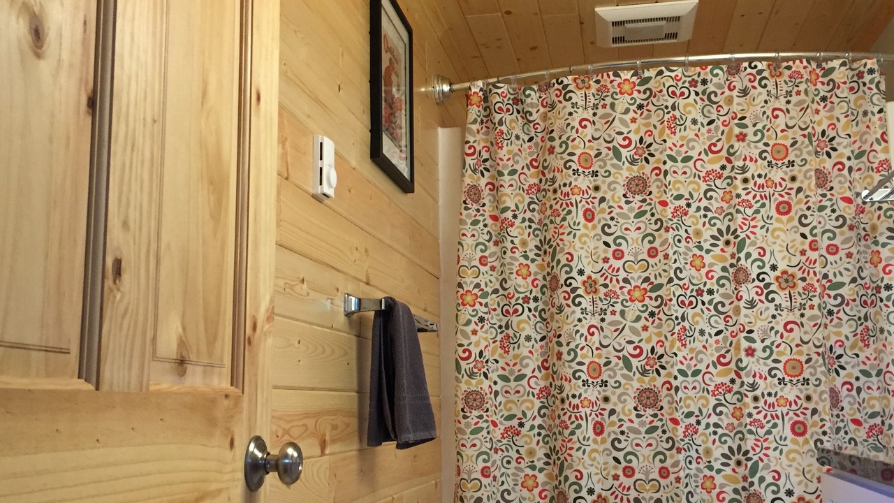 Photo of Bathroom in Siren