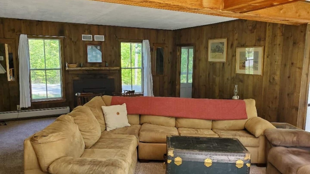 Photo of Livingroom in Warren