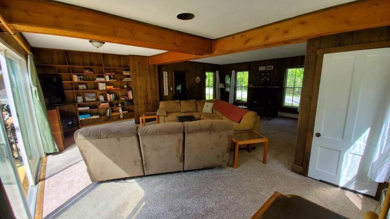 Photo of Livingroom in Warren